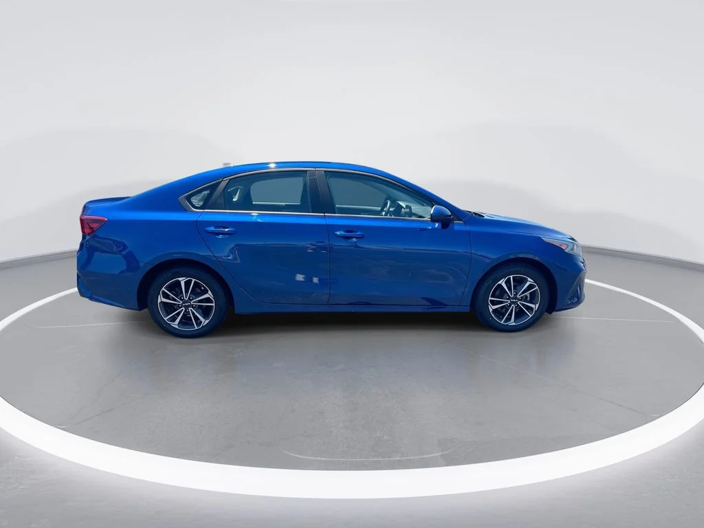 Used 2024 Blue Kia LXS image 9