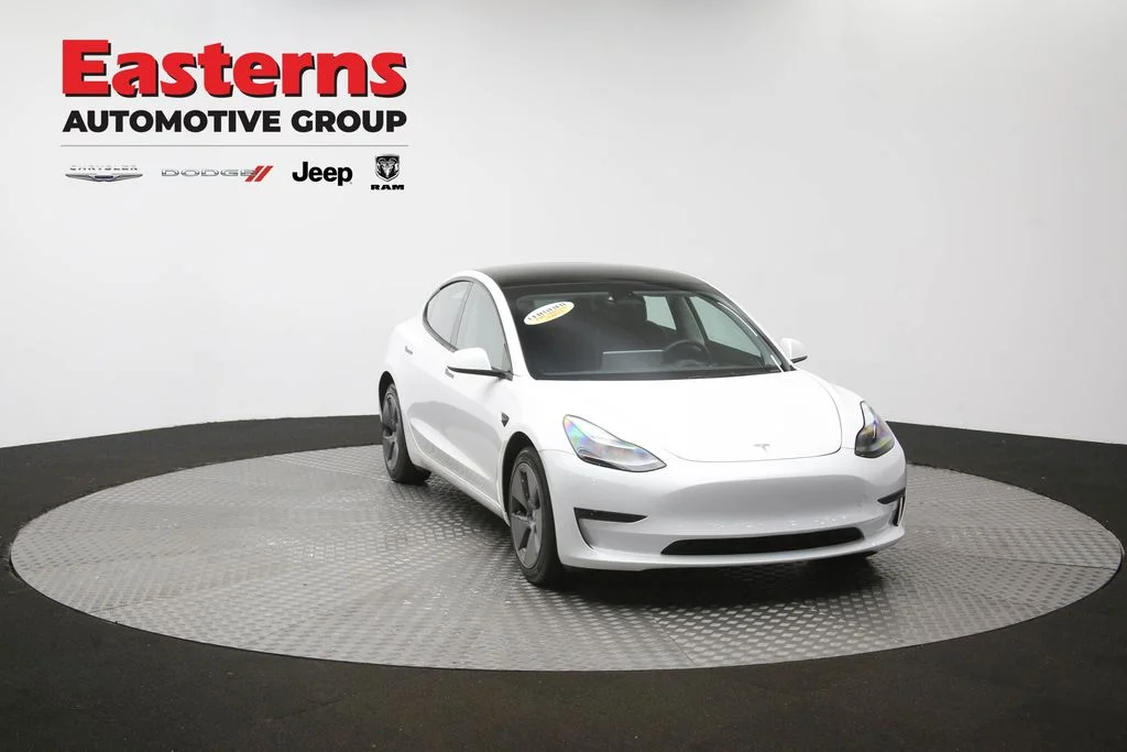 Used 2023 White Tesla Base image 47