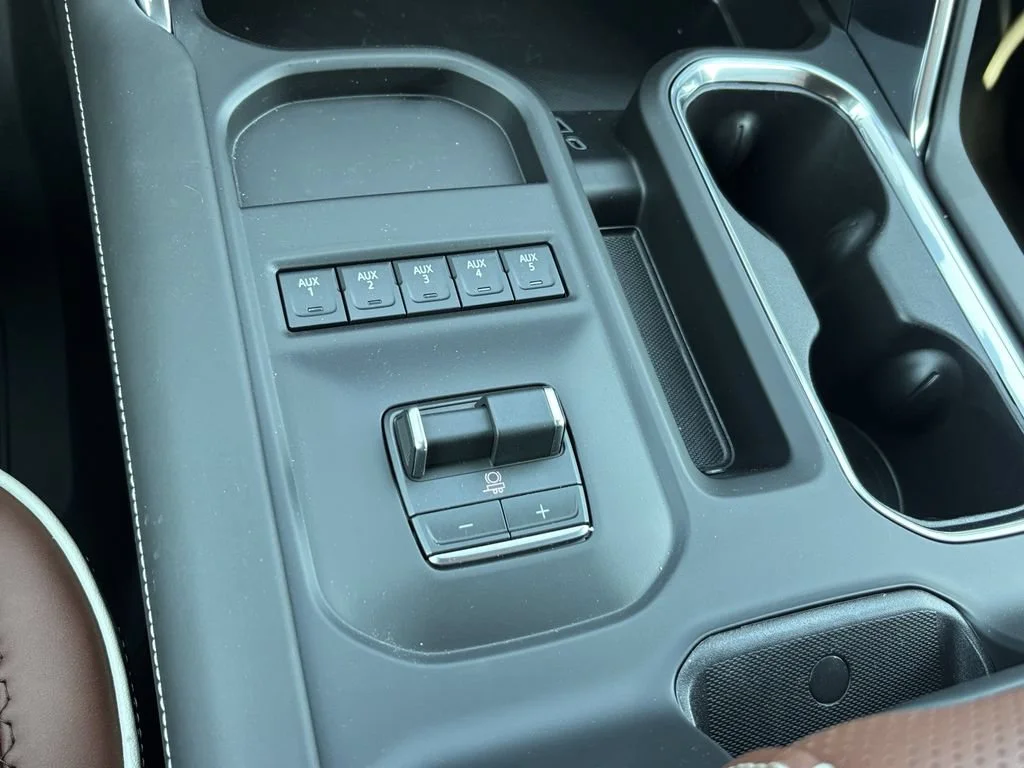 New 2026 Glacier White Tricoat GMC Denali Ultimate image 24