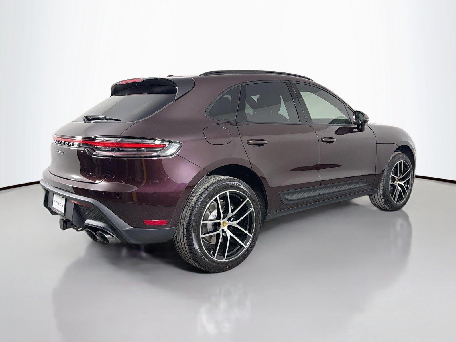 2026 Porsche Macan T - Photo 7