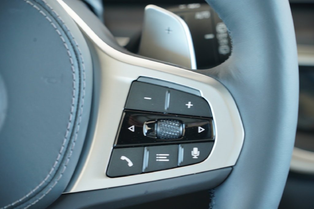 New 2027 Gray Metallic BMW xDrive40i image 19