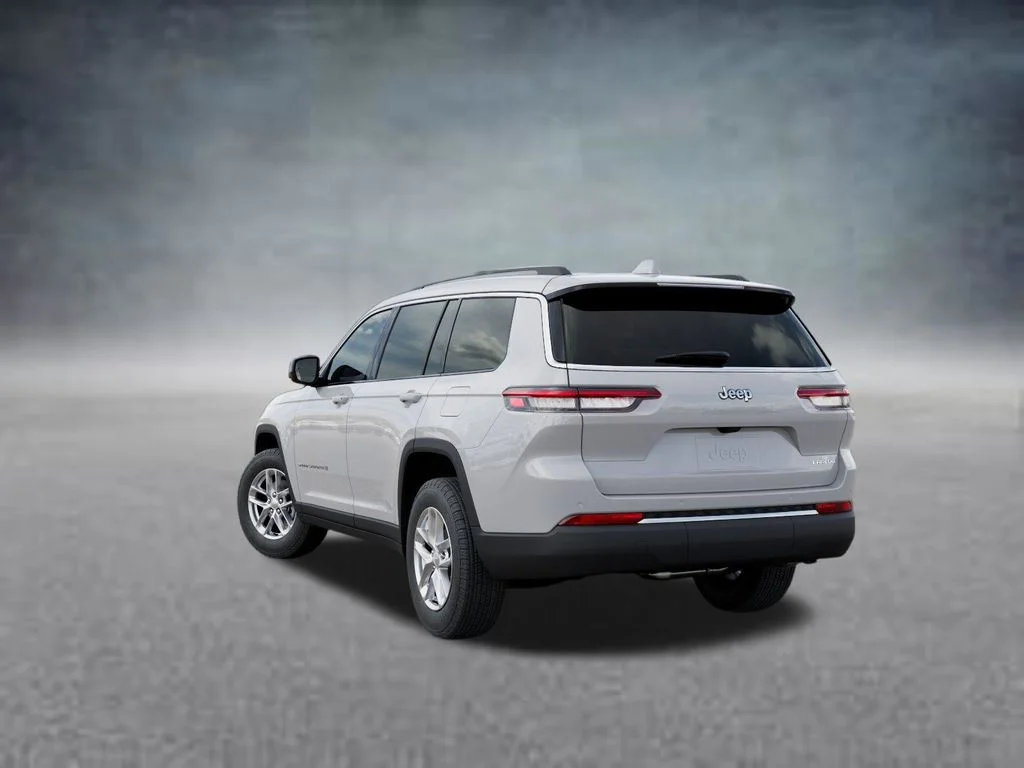New 2026 Bright White Clear-Coat Exterior Paint Jeep Laredo image 3