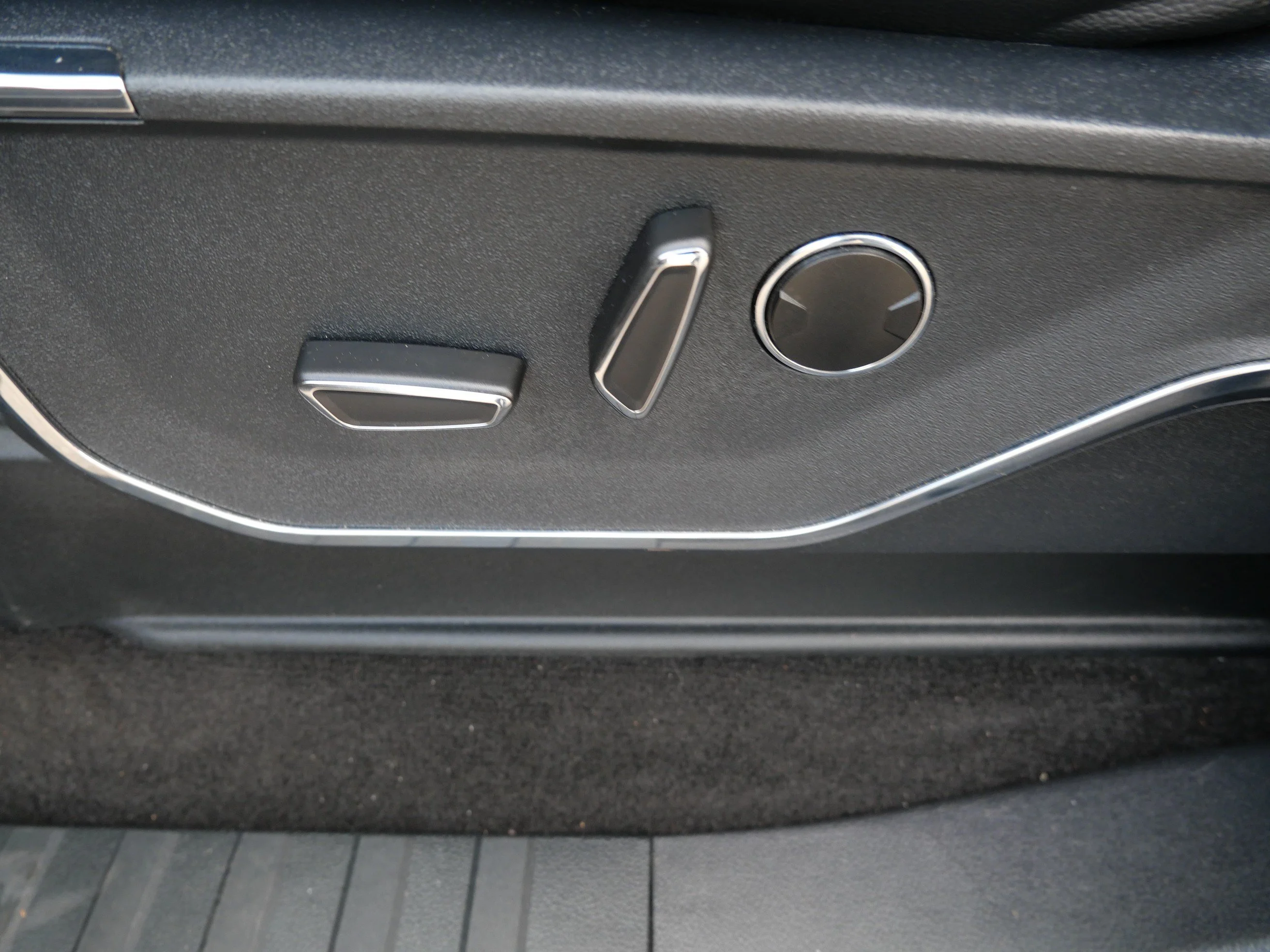 Certified Used 2023 Carbonized Gray Metallic Ford LARIAT image 19