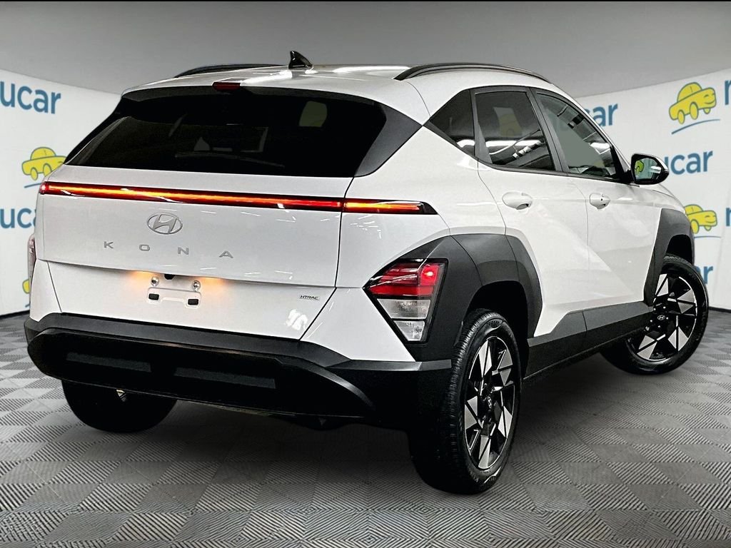 Used 2024 White Hyundai SEL image 6