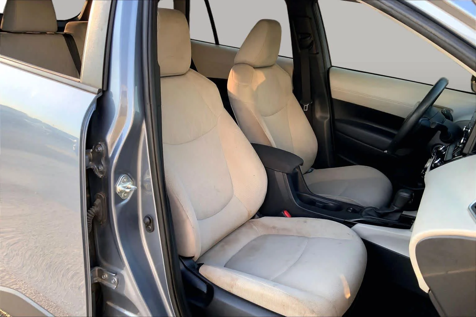 Used 2022 Celestite Toyota L image 9