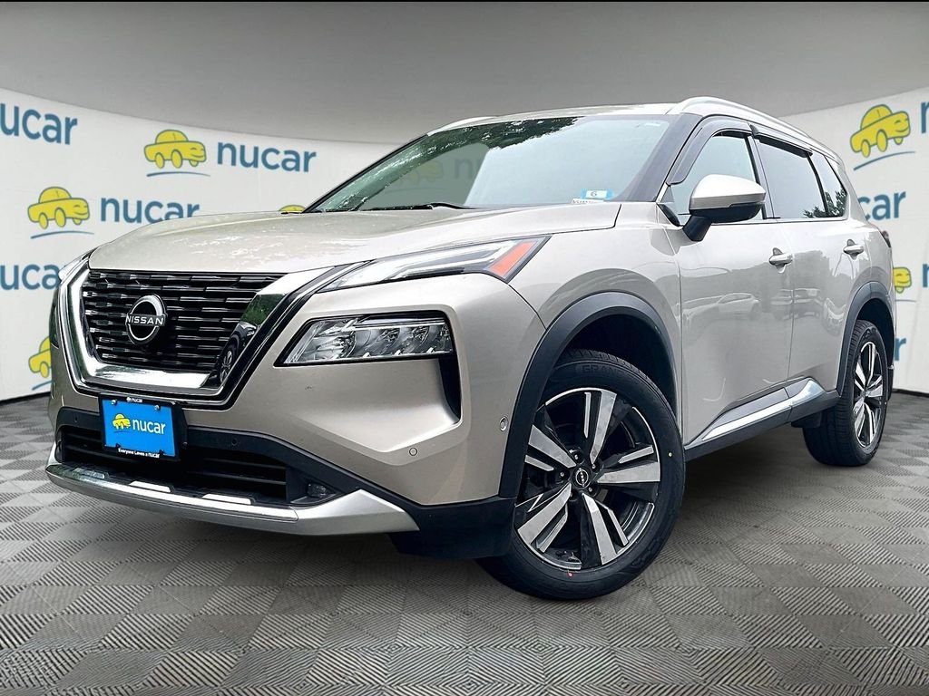 Used 2022 Gold Nissan Platinum image 3