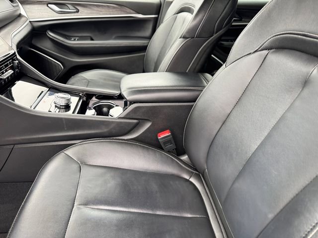 Used 2023 Gray Jeep Limited image 12