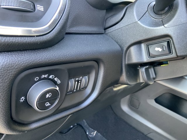 2026 RAM 2500 Laramie - Photo 33