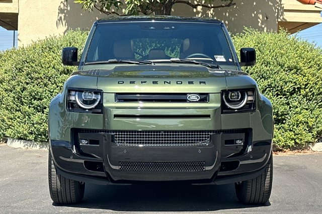 New 2026 Woolstone Green Land Rover X-Dynamic SE image 8