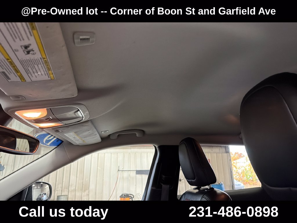Used 2019 Beige Jeep Trailhawk image 13