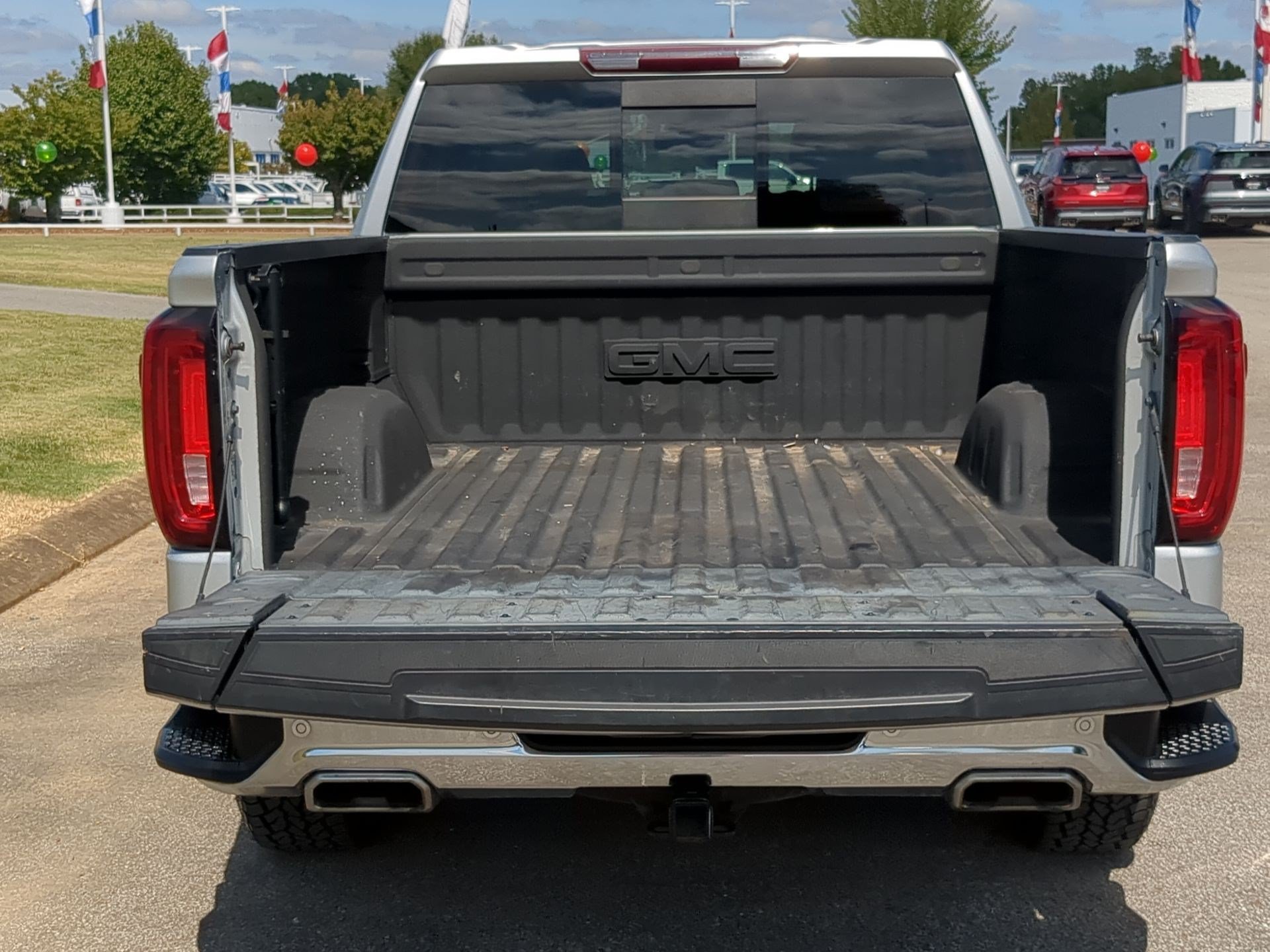 Used 2022 QUICKSILVER METALLIC GMC SLT image 22