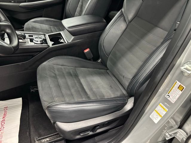 Used 2024 Gray Mitsubishi  image 17