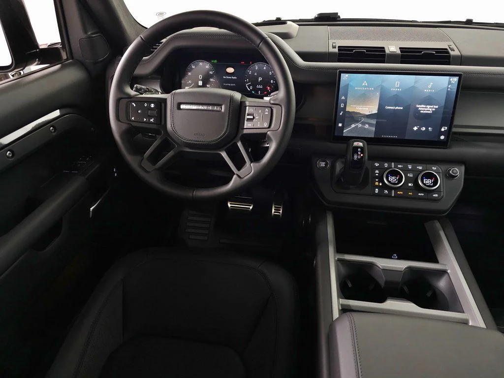 2025 Land Rover Defender V8 - Photo 21