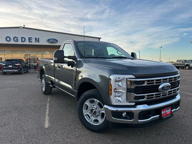 2026 Ford Super Duty F-350® XLT