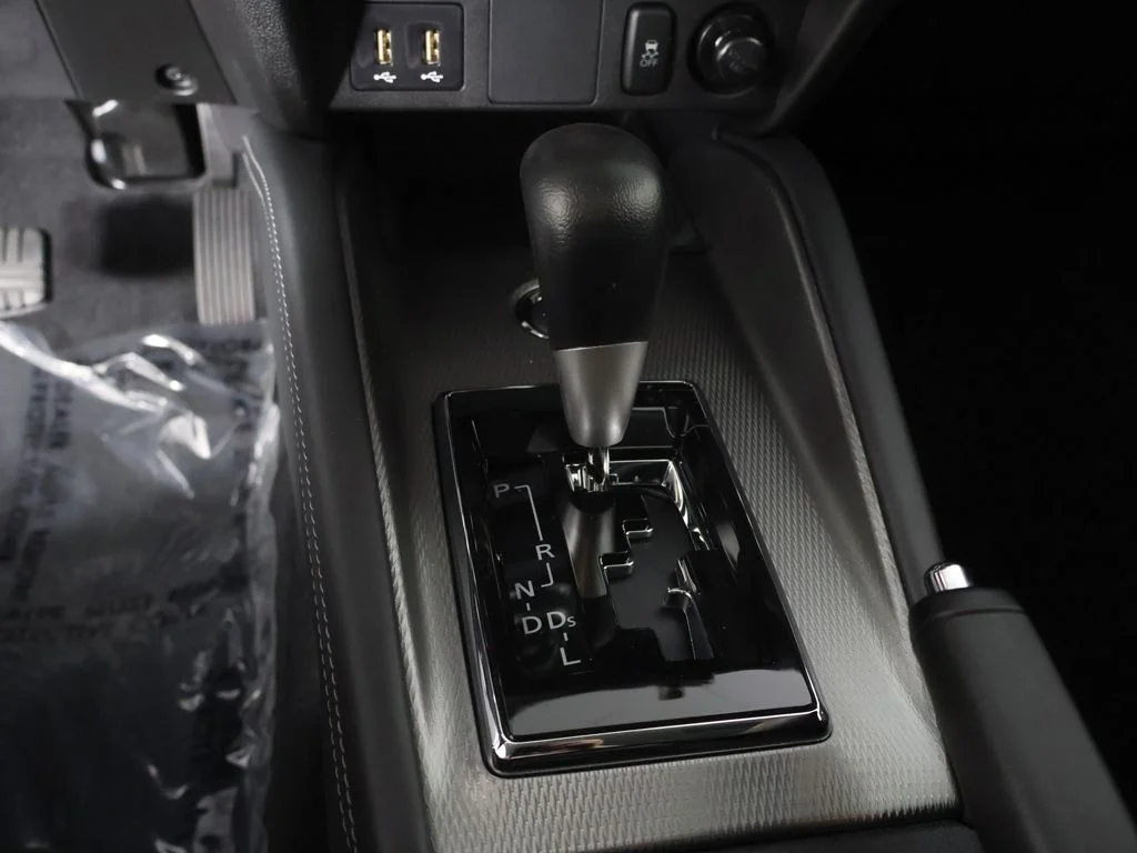 New 2026 Gray Mitsubishi 2.0 ES image 40