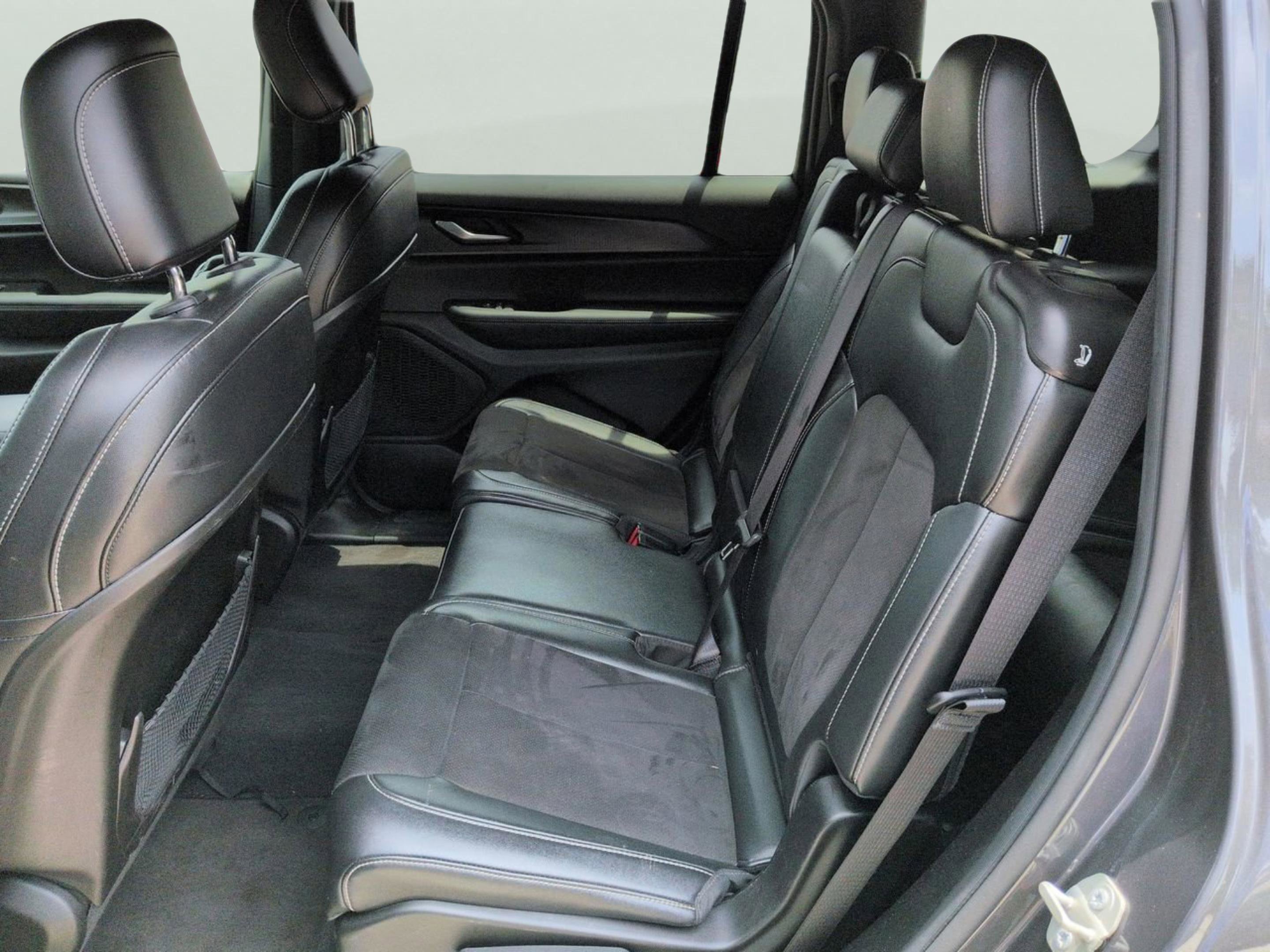 Used 2024 Baltic Gray Metallic Clearcoat Jeep Altitude image 13
