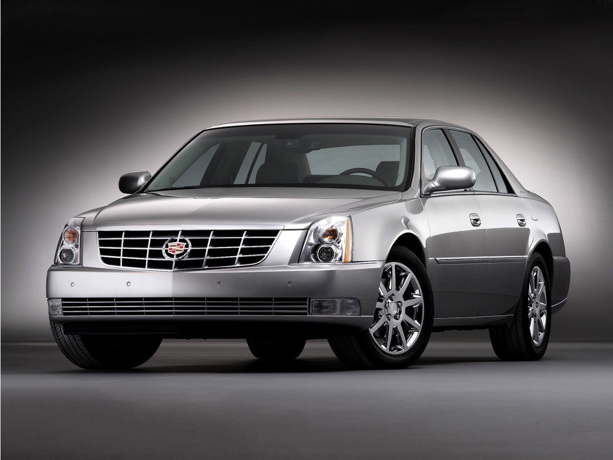 2011 Cadillac DTS Premium Collection's photo