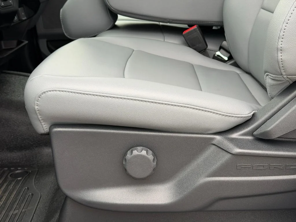 New 2027 Oxford White Ford F-350® XL image 9