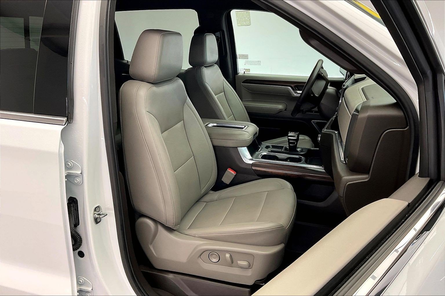 Used 2022 Summit White GMC SLT image 6