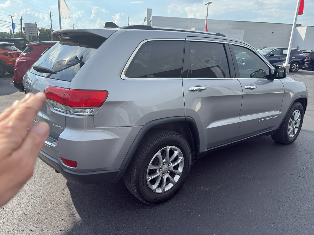 Used 2015 Silver Jeep Limited image 6