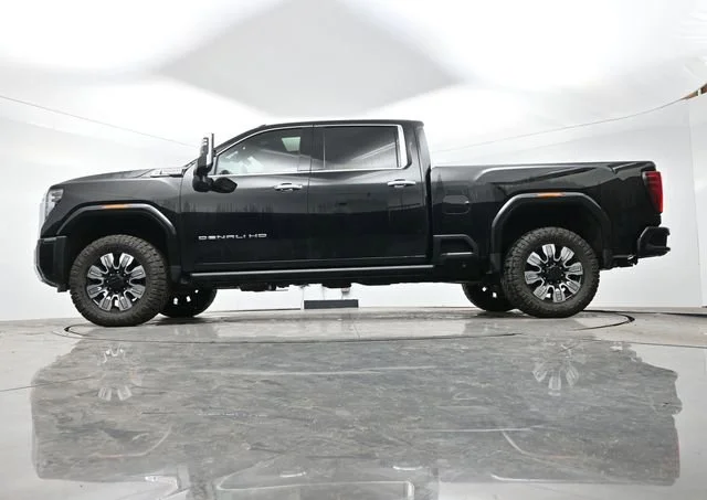 Used 2024 Onyx Black GMC Denali image 12