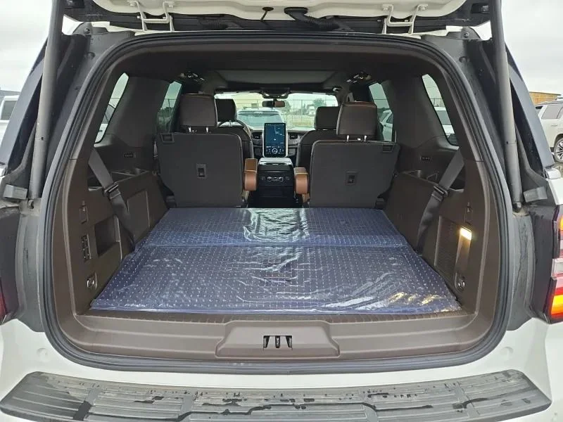 Used 2024 White Ford King Ranch image 8