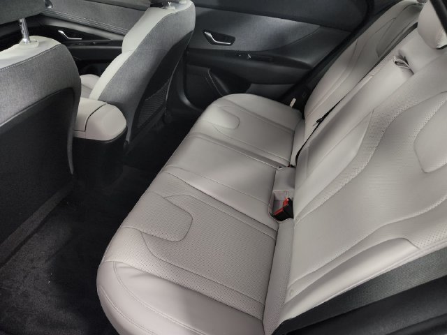 2023 Hyundai Elantra Limited - Photo 16