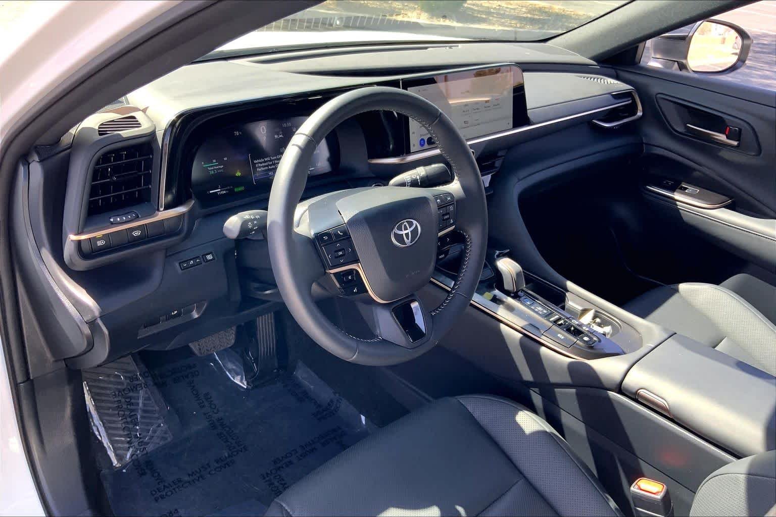 2026 Toyota Crown XLE - Photo 17