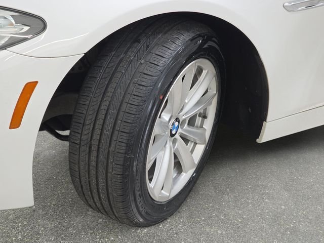 Used 2016 Alpine White BMW 528i xDrive image 32
