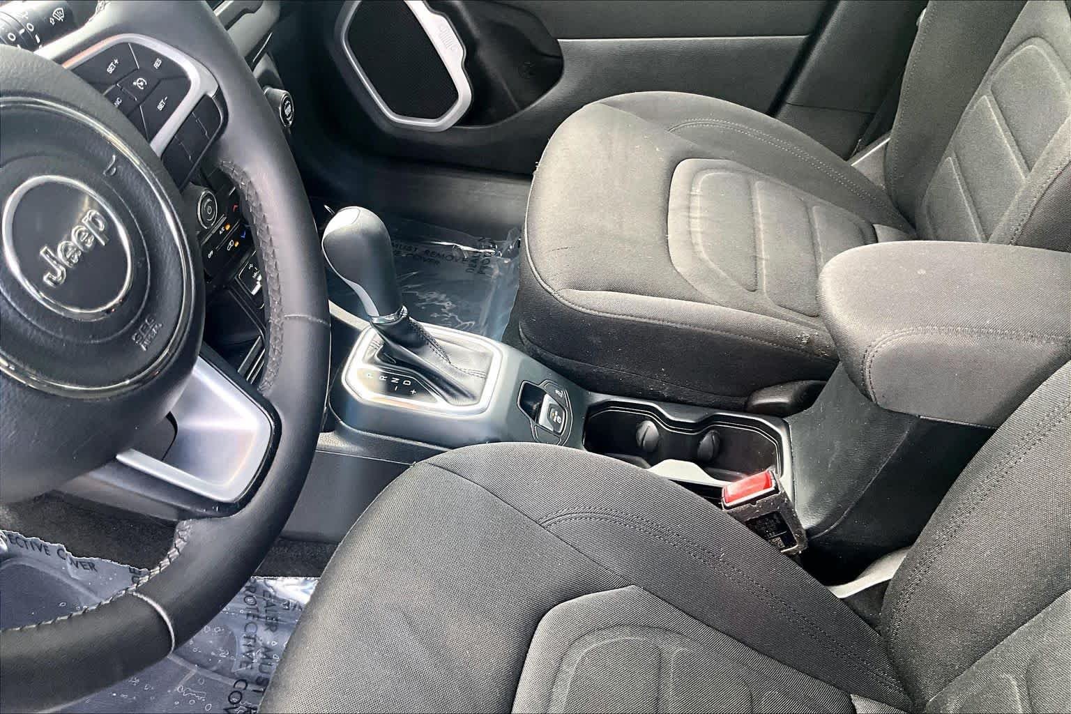 Used 2020 Black Clearcoat Jeep Latitude image 17