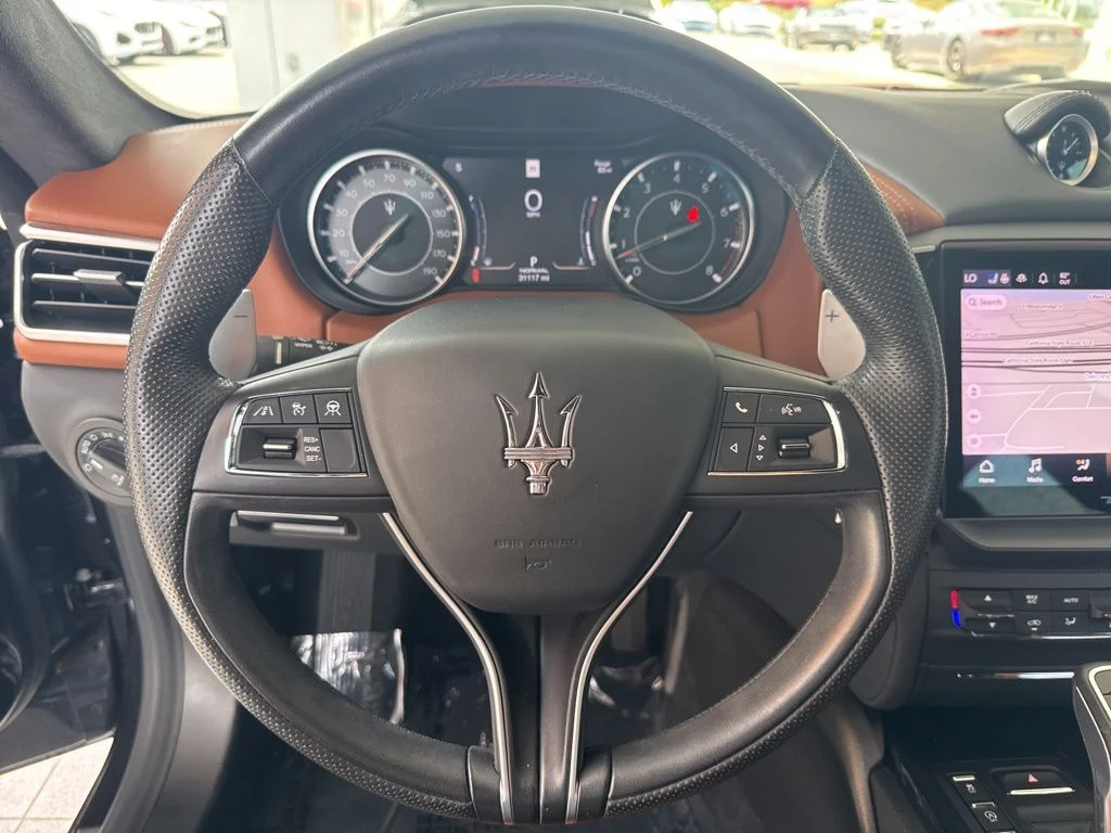 Used 2023 Nero Ribelle Metallic Maserati Modena Q4 image 12