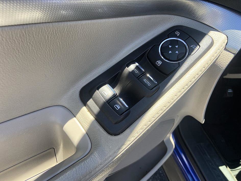 Used 2015 Blue Metallic Ford XLT image 10