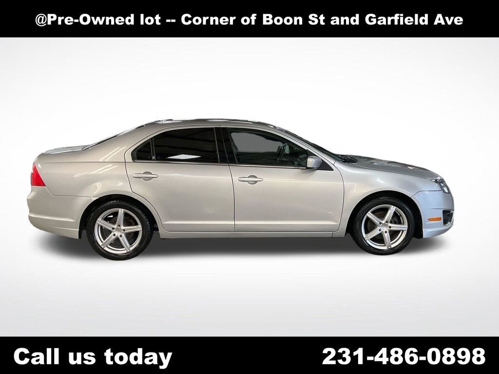 Used 2010  Ford SEL image 6