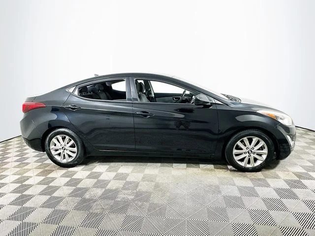 Pre-Owned 2014 Hyundai Elantra SE