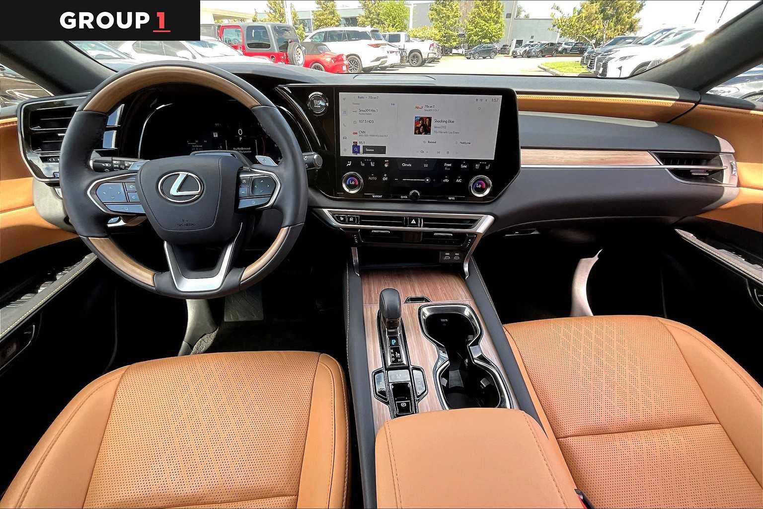 Used 2025 Eminent White Pearl Lexus Premium Plus image 12