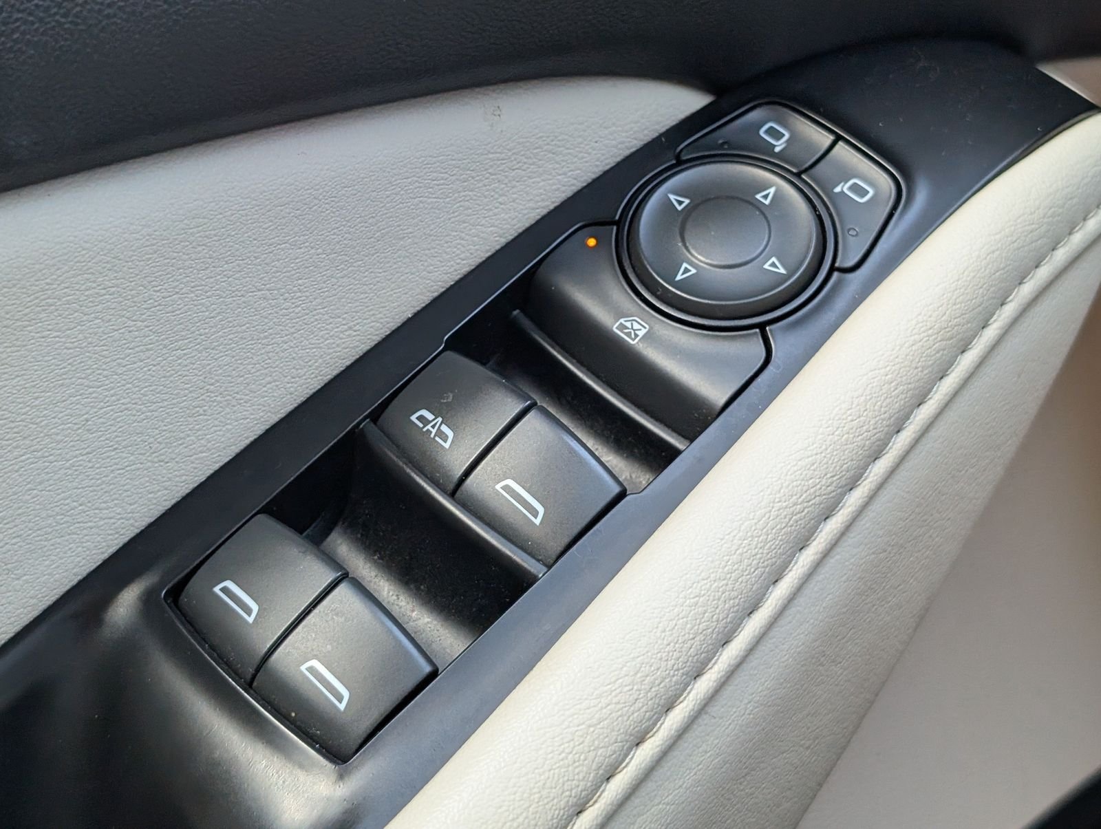 Used 2023 Cherry Red Buick Essence image 20
