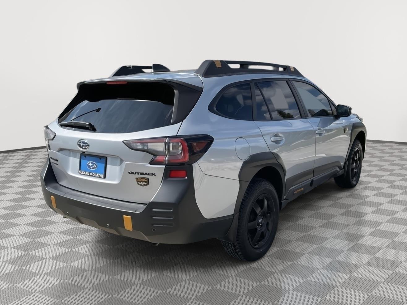Used 2022 Ice Silver Metallic Subaru Wilderness image 15