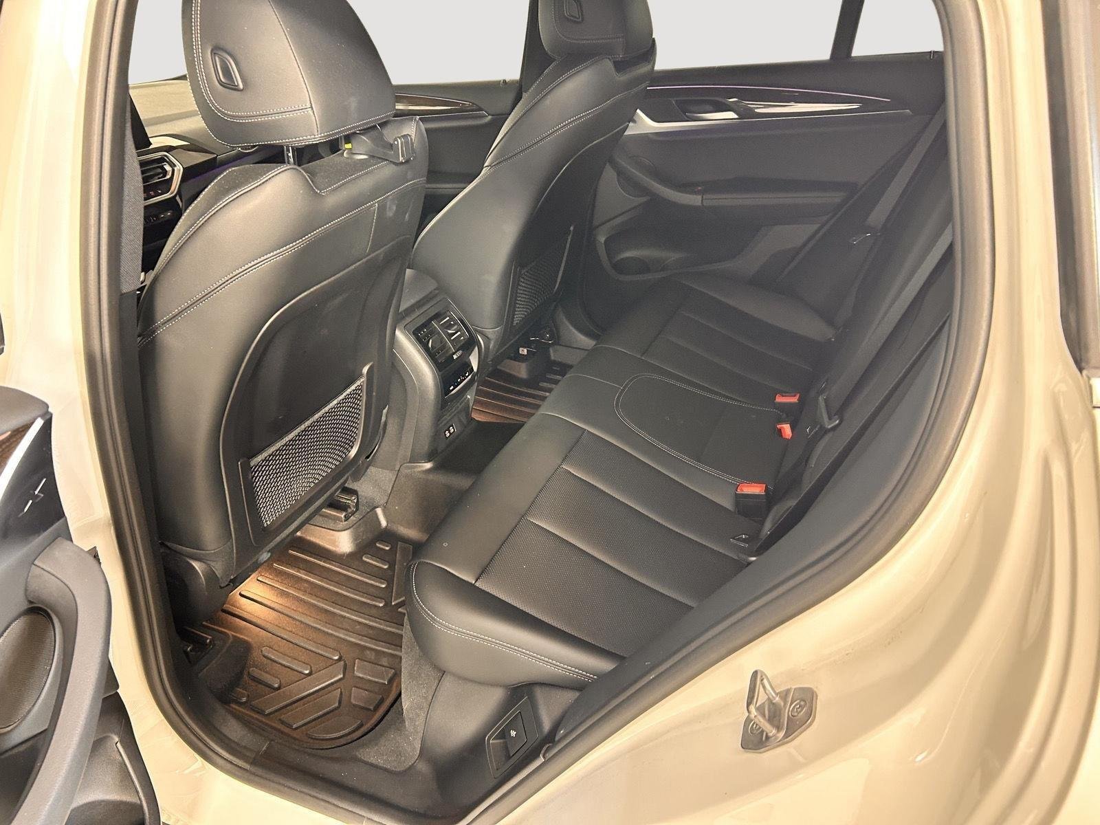 Used 2022 Alpine White BMW xDrive30i image 4