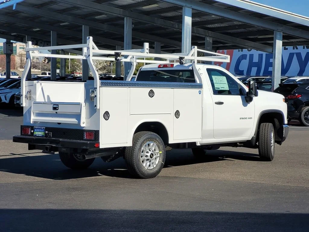 New 2026 Summit White Chevrolet WT image 4