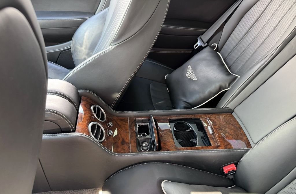 Used 2012 Black Bentley Base image 33