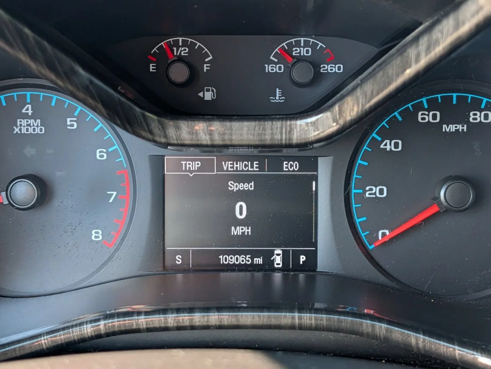 Used 2015 CYBER GRAY METALLIC Chevrolet 4WD Z71 image 29