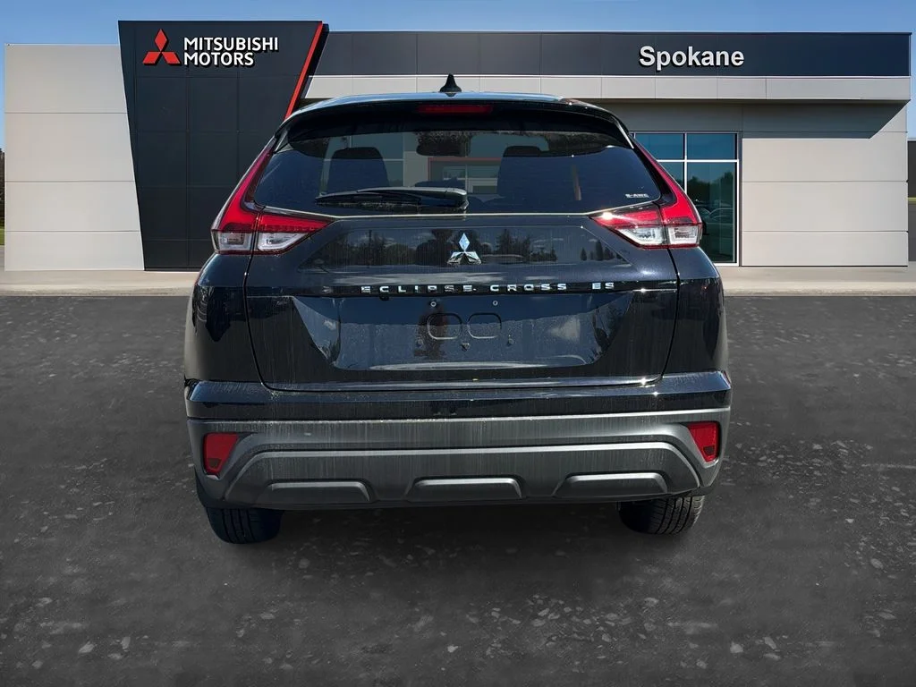 New 2026 Labrador Black Pearl Mitsubishi ES image 6