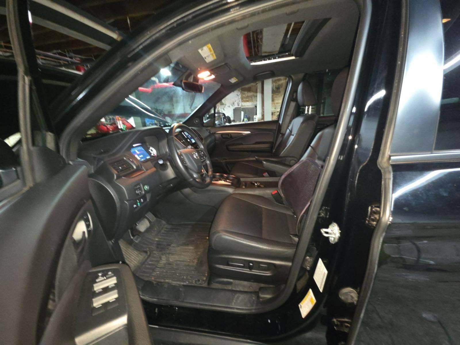 Certified Used 2023 Crystal Black Pearl Honda EX-L image 8