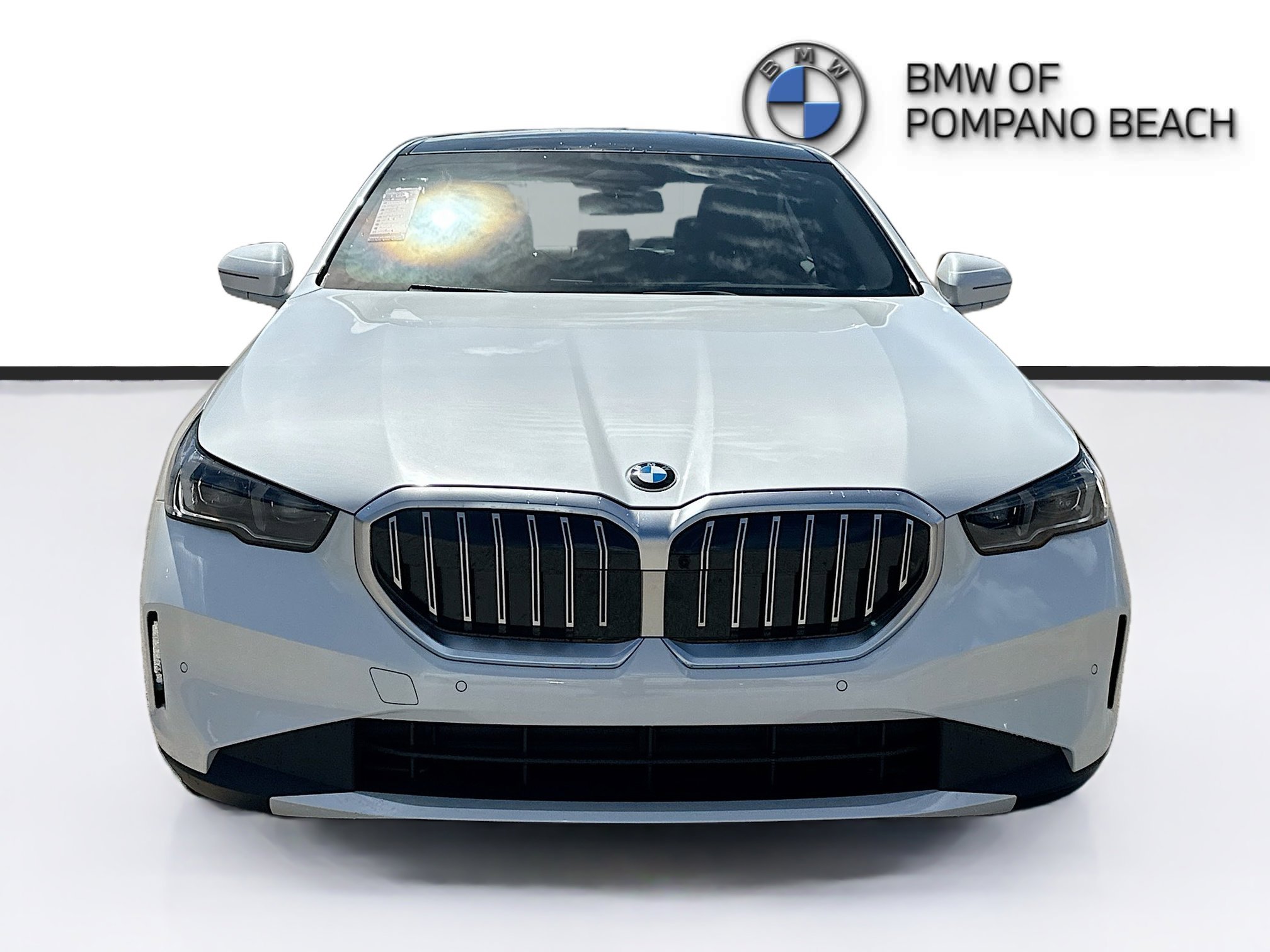 New 2026 Mineral White Metallic BMW 530i image 2