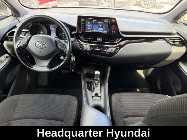 Used 2018 Silver Toyota XLE image 18