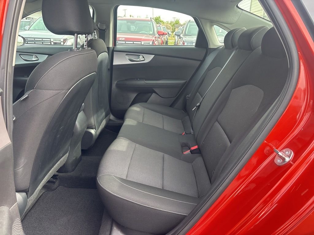 Used 2024 Red Kia LXS image 26