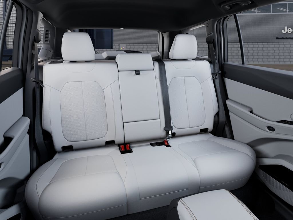 New 2026 Bright White Clear-Coat Exterior Paint Jeep Limited image 15