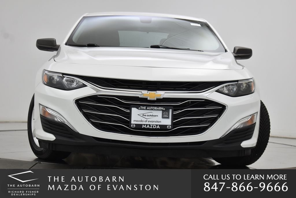 Used 2019 Summit White Chevrolet LS image 5