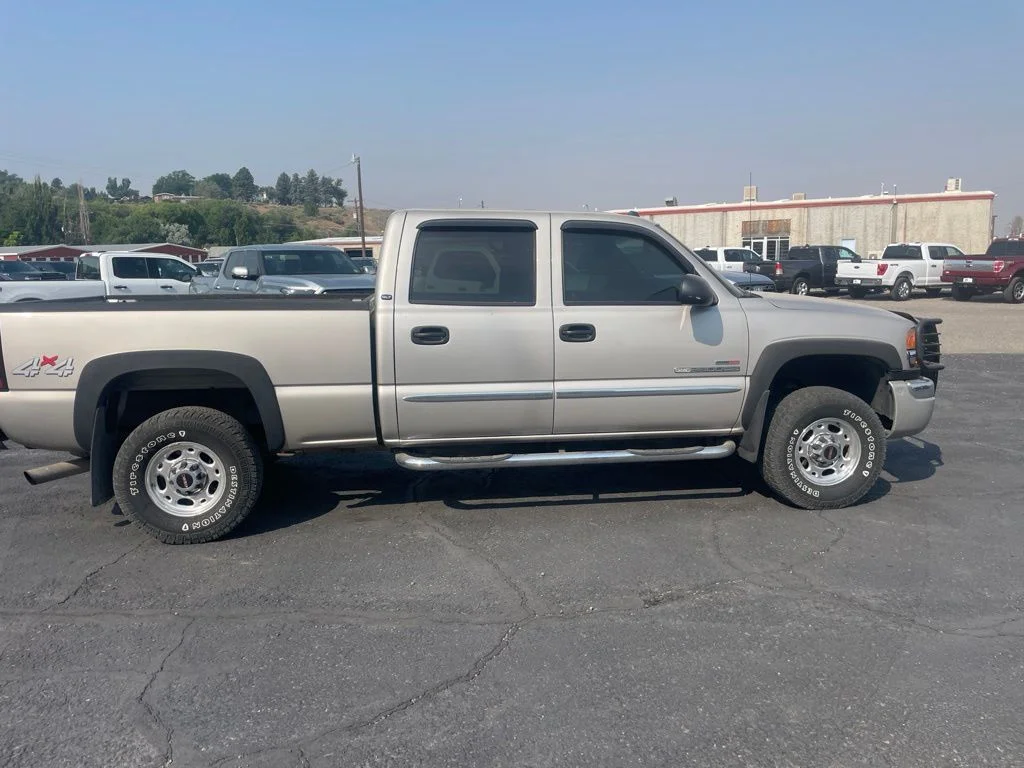 Used 2004 Silver GMC SLT image 7