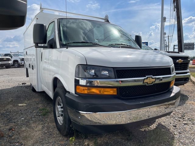 2025 Chevrolet Express 3500 139" WB's photo